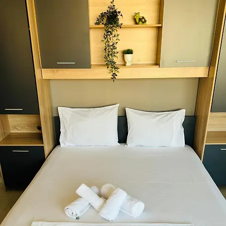 Apartament Downtown Studio With View 3 *